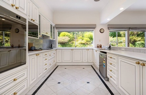 Mount Eliza House | Pelican Views by Property Mums