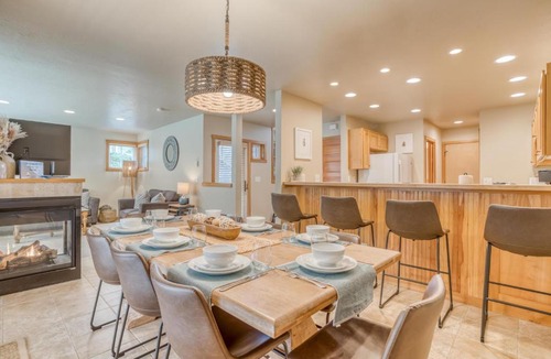 Shorepine Village House | Pelicans Nest - Meredith Lodging