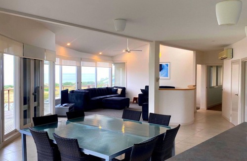 Lake Tyers Beach House | Pelicans Perch -| Scenic Coastal Retreat