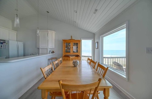 Village of Stump Sound House | Pelicans Reach