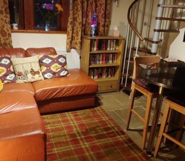 Hepworth House | Pellcroft Cottage