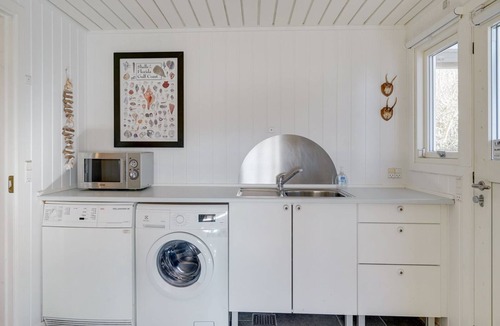 Næs House | "Pellervo" - 20m from the sea by Interhome