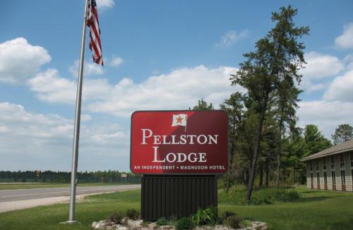 Levering Hotel | Pellston Lodge