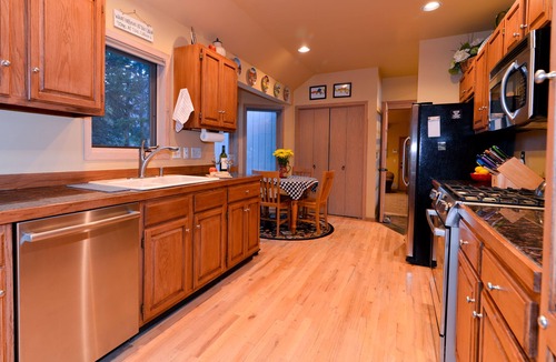 Warrior's Mark West House | Pemberley - Luxury Peak 9 Ski In/Out w/2 Master Suites + 2 Bedrooms - Hot Tub