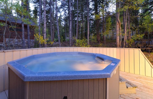 Warrior's Mark West House | Pemberley - Luxury Peak 9 Ski In/Out w/2 Master Suites + 2 Bedrooms - Hot Tub