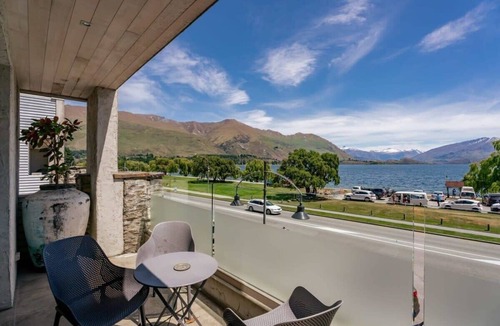 Wanaka Apartment | Pembroke Summary: Sit