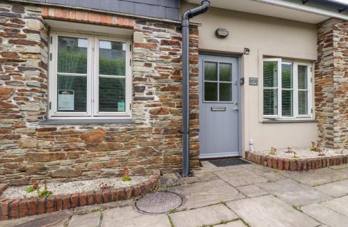 Edmonton House | Pen-Y-Les