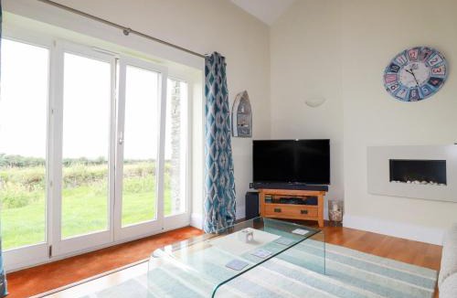 Edmonton House | Pen-Y-Les