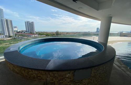 Seri Tanjung Pinang Apartment | Penang Stay 2-6px Convenient Free parking