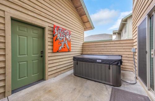 Dover Bay Apartment | Pend Oreille Hideaway