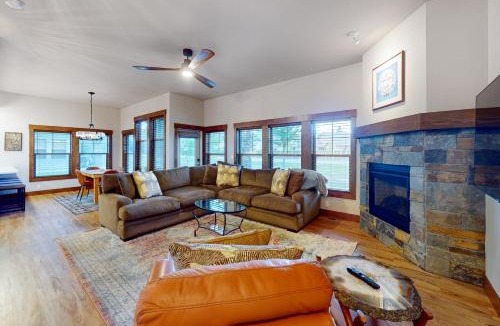 Dover Bay Apartment | Pend Oreille Hideaway