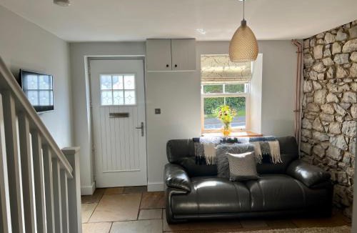 Penderyn House | Penderyn Cottage Waterfall Country Brecon Beacons