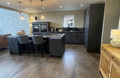 Higher Walton Cabin | Pendle View Sleeps 8 with Hot Tub