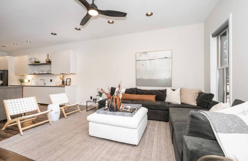 Pendleton House | Pendleton Gem | Rooftop Views + Garage