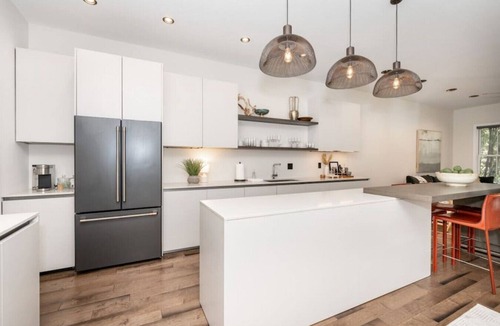 Pendleton House | Pendleton Gem | Rooftop Views + Garage