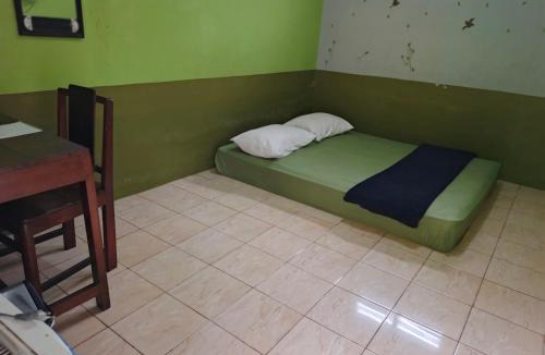 Pleret House | Pendopo Kayuwanan Syariah Near Terminal Giwangan