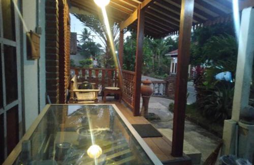 Borobudur House | Penginapan Homestay Mudiyono Syari'ah