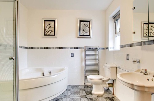 Aberystwyth House | Pengraigdraw in Aberystwyth