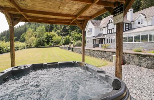 Llanrwst House | Pengwern