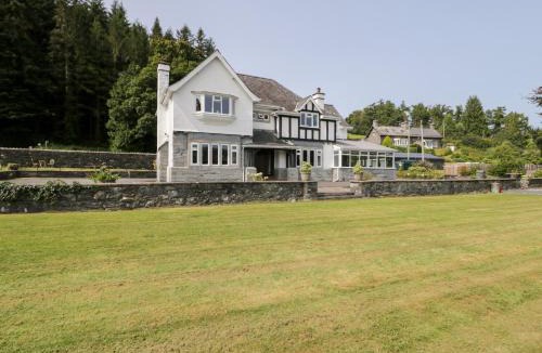 Llanrwst House | Pengwern