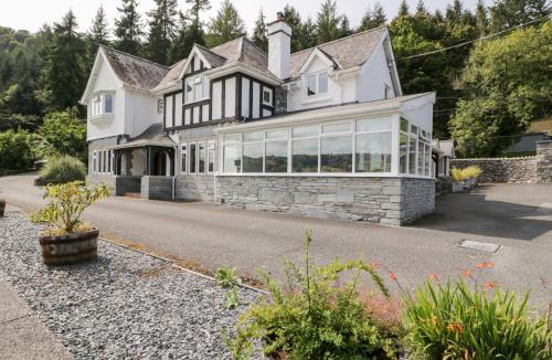 Llanrwst House | Pengwern