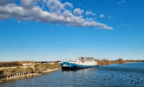 Villeneuve-les-Maguelone Boat Rental | Peniche Alphonsia Maria