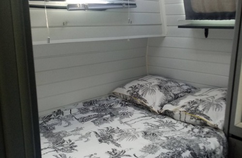 Malestroit Boat Rental | Penichette 8m