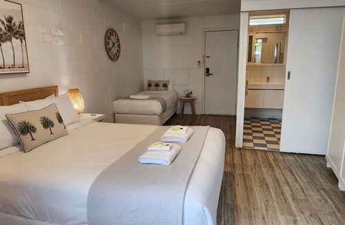 Capel Sound Hotel | Peninsula Beach Motel