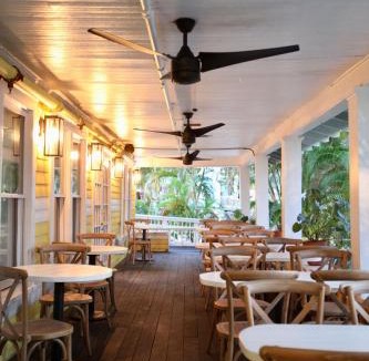Gulfport Hotel | Peninsula Bed & Cocktails