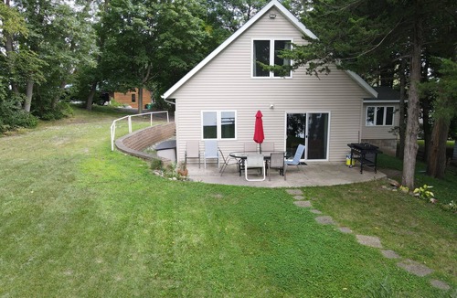 Annandale House | Peninsula Cabin Rental