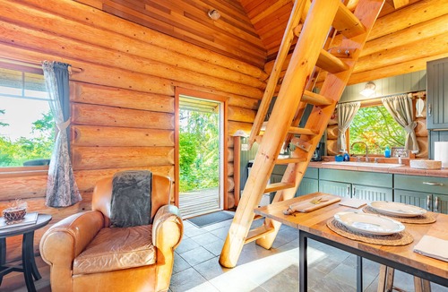 Oak Harbor Cabin | Penn Cove Overlook by AvantStay | Cabin w/Views