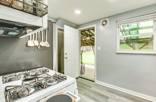 Penn Hills Cottage | Penn Hills Home ~ 11 Mi to Pittsburgh
