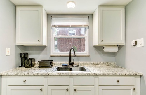 Penn Hills Cottage | Penn Hills Home ~ 11 Mi to Pittsburgh
