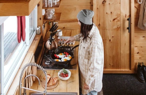 Dysart et al Cabin | Penner Cabin | Peaceful Wilderness Retreat