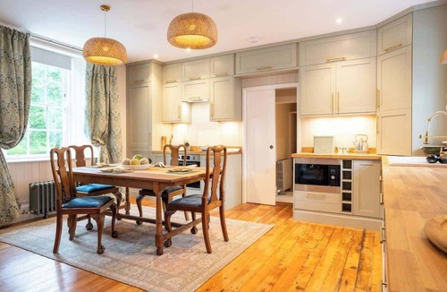 Newton Stewart Apartment | Penninghame Estate - Earl's Library