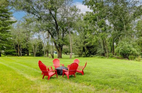 Pennington House | Pennington Home with Deck about 9 Mi to Princeton!