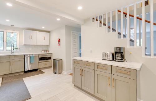 Pennington House | Pennington Home with Deck about 9 Mi to Princeton!