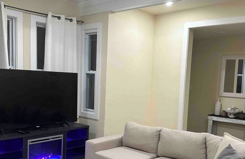 Pennsville House | Pennsvilee Spacious BEAUTIFUL 2 Bedroom HOME.