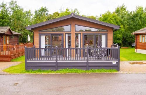 Malton Villa | Penny Lodge with Hot Tub