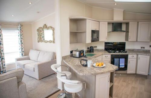 Malton Villa | Penny Lodge with Hot Tub