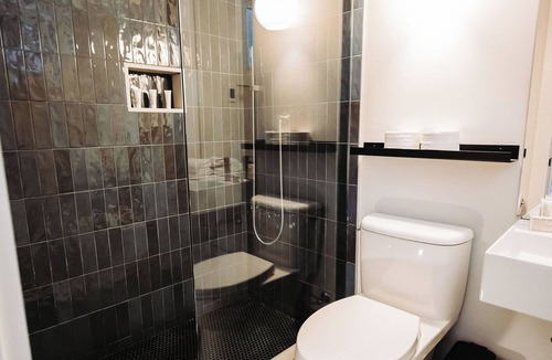 Thornbury Hotel | Penny's Motel & Apres