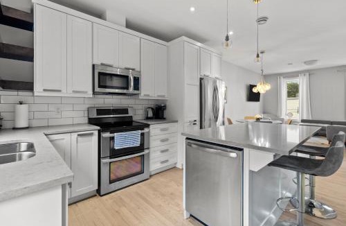Downtown St. John's House | Pennywell Prestige 3BR 25BA Garage
