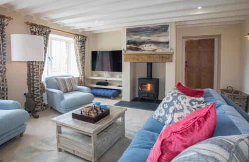 Dulas House | Penrhyn Barn