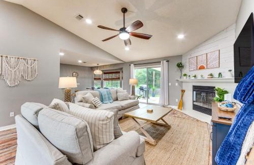 Ono Island House | Pensacola Home with Fire Pit, 7 Mi to Beaches!