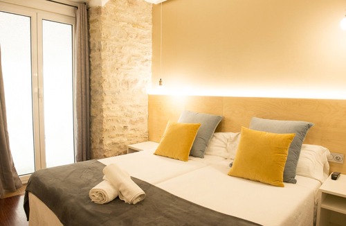 Gros House | Pensión Aia