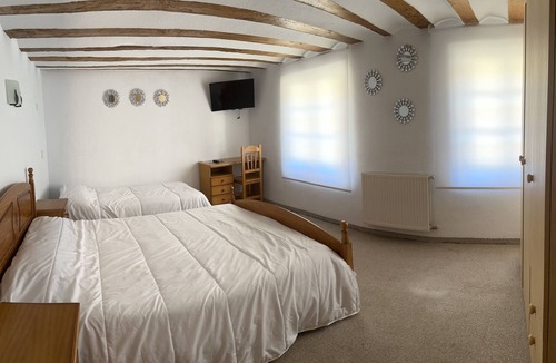 Villafranca Montes de Oca House | PENSION Y BAR IVIS