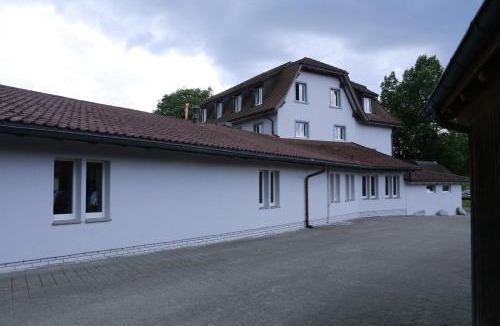 Kloten House | Pension Geerlisburg