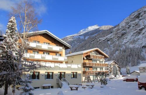 Saas Grund House | Pension Heino
