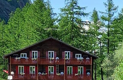 Saas Almagell House | Pension Waldegg Zermeiggern