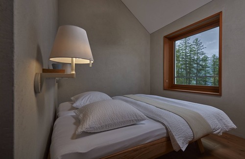 Mathon House | Pensiun Laresch